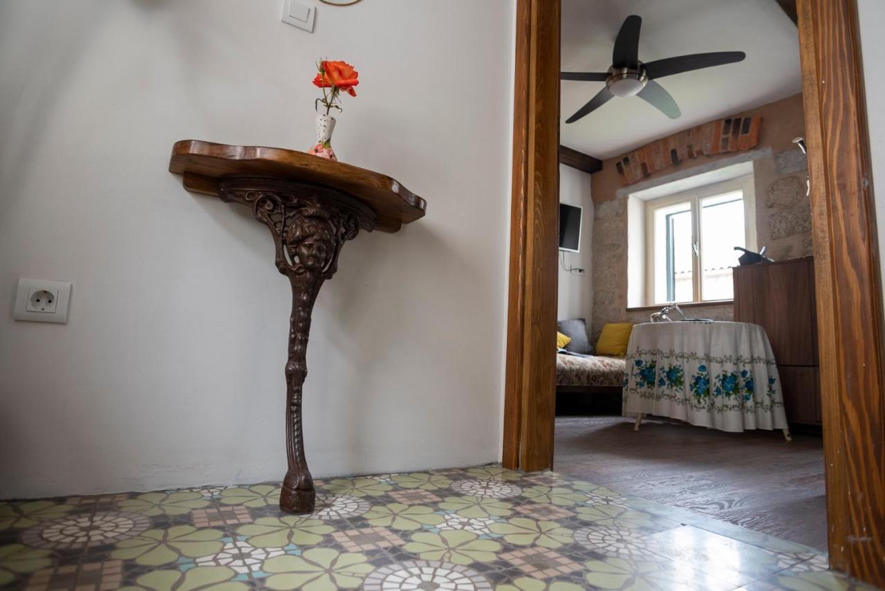 Guesthouse Nina Kaštel Novi Dış mekan fotoğraf